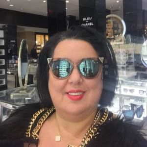 Meet your Posher, Dina